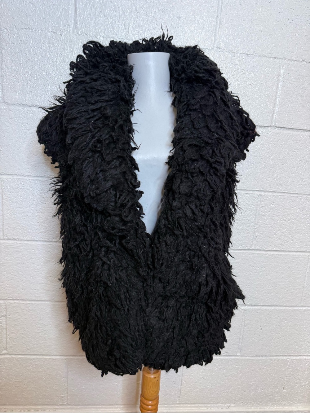 RACHEL Rachel Roy Black Faux Fur Shag Vest